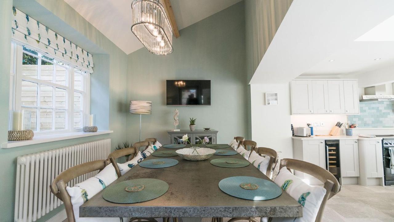 Pilot House Villa โบมาริส ภายนอก รูปภาพ
